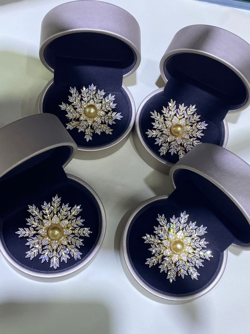 Snowflake Sea Golden Pearl Brooch - 4