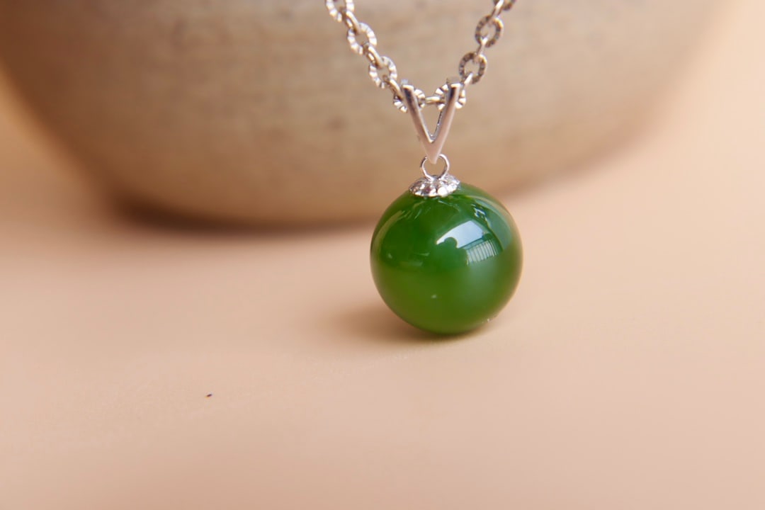18K Gold Jade Pendant - 8