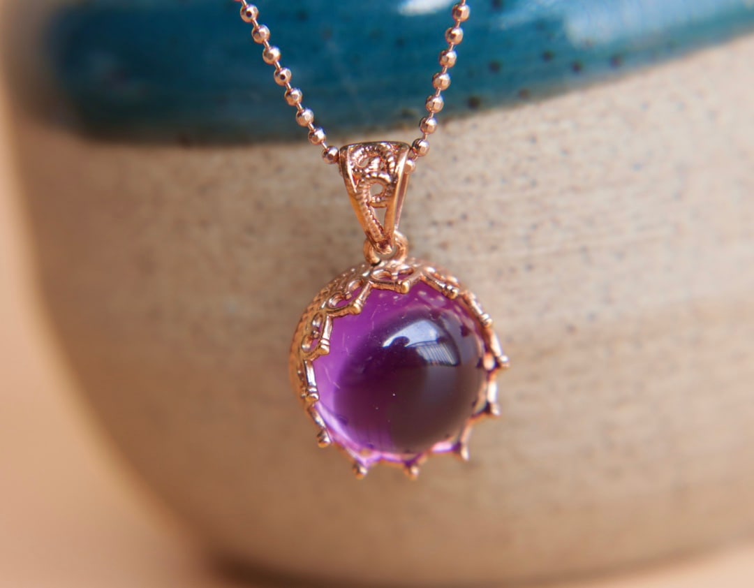 18K Gold Amethyst Pendant: Title: 18K Gold Amethyst Pendant Description: 18K Gold Plated Amethyst Pendant - Beautiful Color, Elegant and Simple Design Reserve: $450.00 Shipping: Domestic: Shipping rates are determined by destin