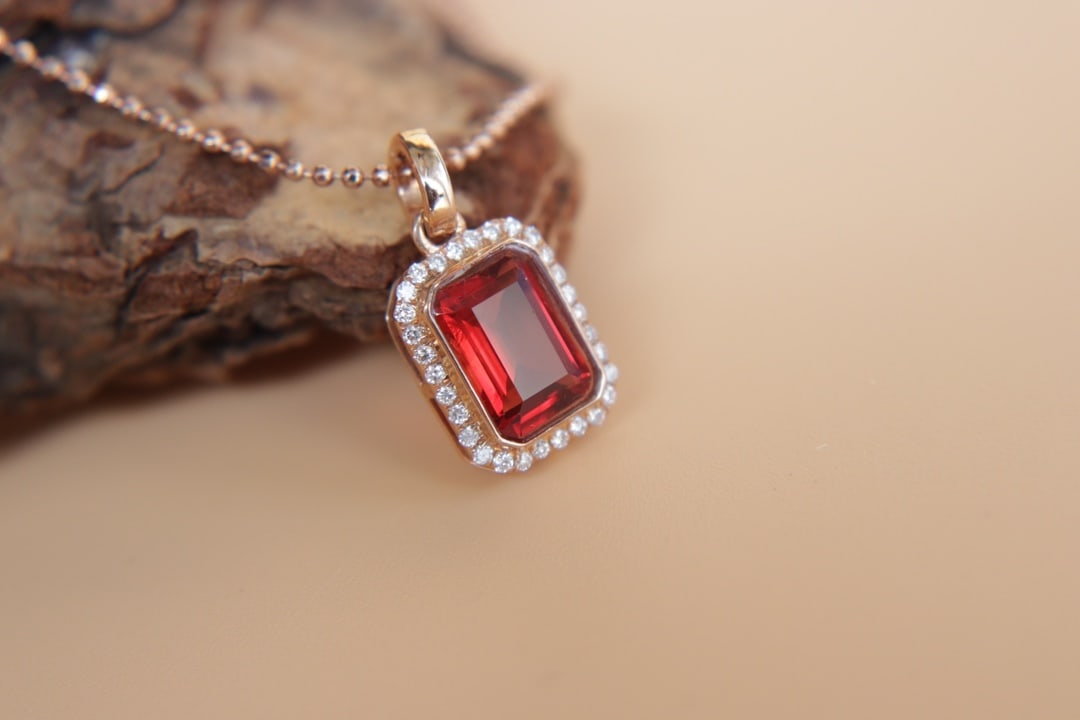18K Gold Inlaid Ruby Color Sunstone Pendant - 10