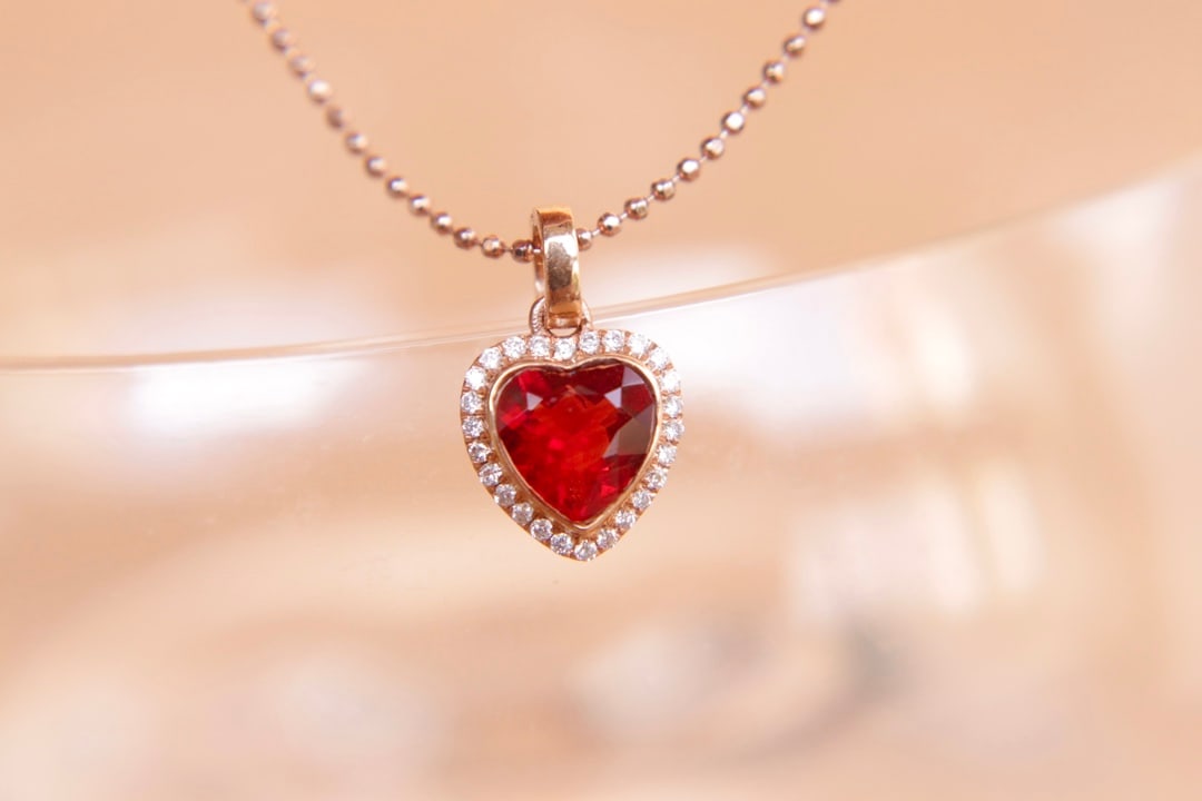 18K Gold Inlaid Ruby Color Sunstone Pendant - 3