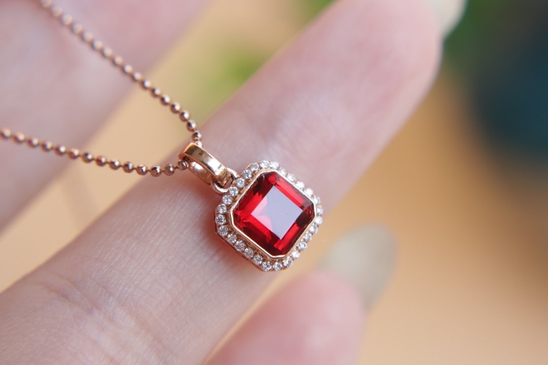 18K Gold Inlaid Ruby Color Sunstone Pendant - 2