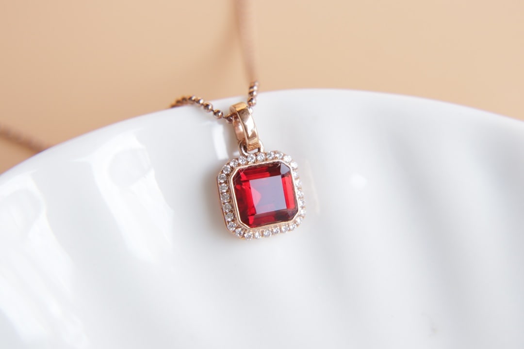 18K Gold Inlaid Ruby Color Sunstone Pendant - 3