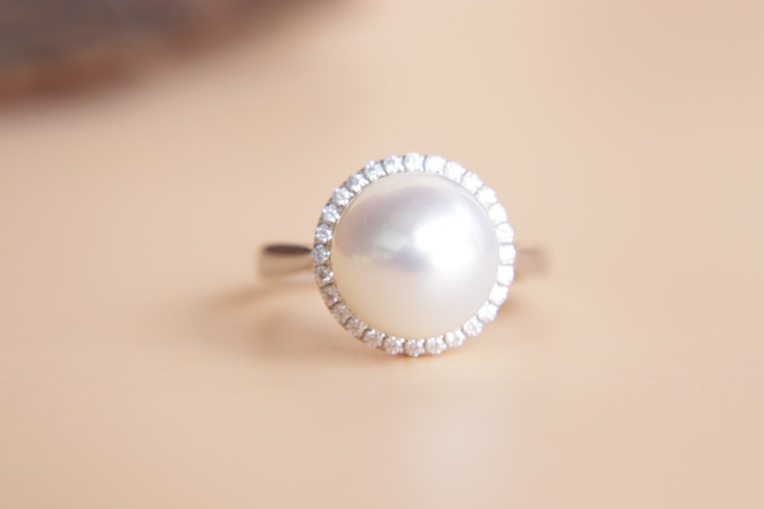 18K Gold Australian White Sea Pearl Ring - 2