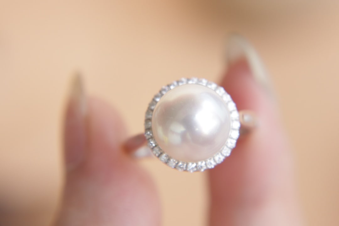 18K Gold Australian White Sea Pearl Ring - 4