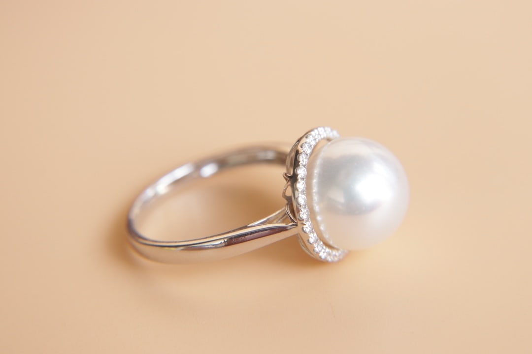 18K Gold Australian White Sea Pearl Ring - 9