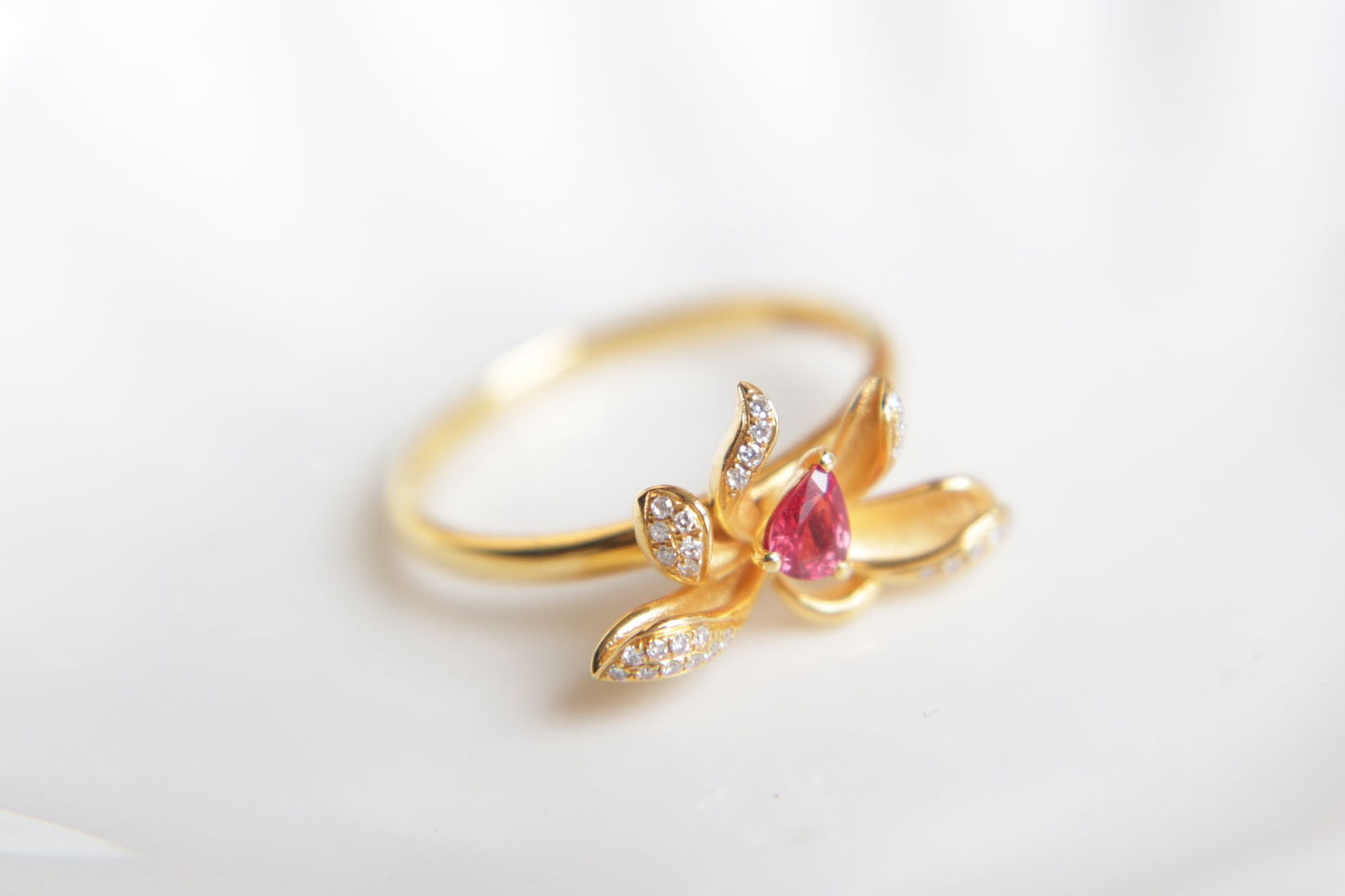 18K Gold Ring with Natural Ruby - 4