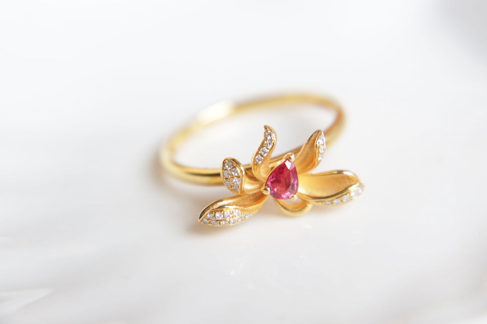 18K Gold Ring with Natural Ruby - 9