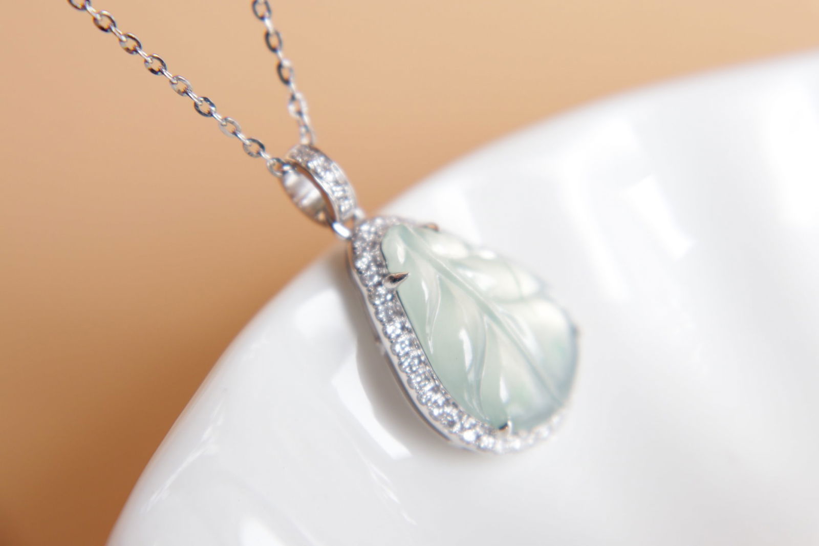 18K Gold Pendant with Natural Ice Jadeite and South African Diamonds - 3