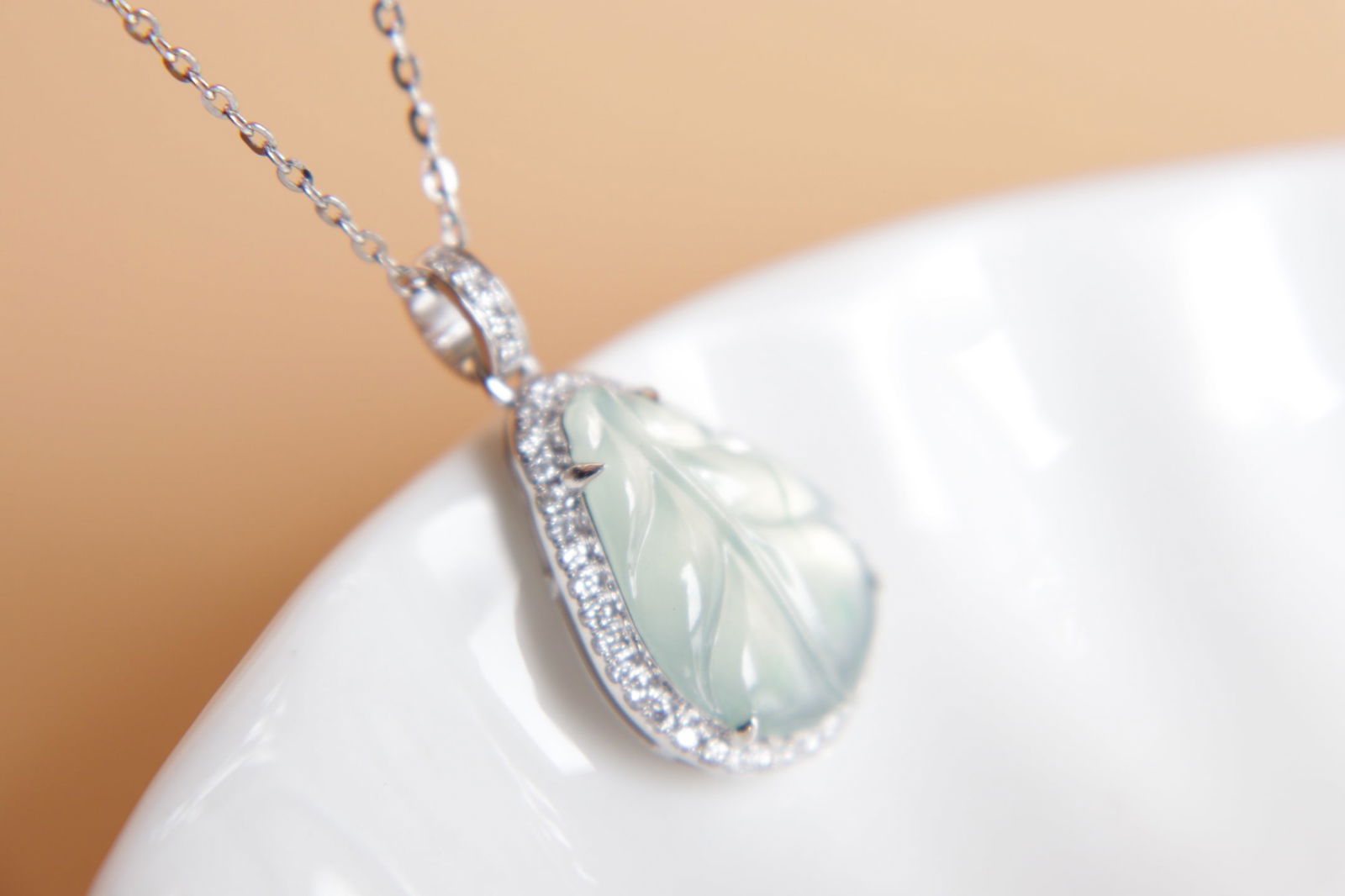 18K Gold Pendant with Natural Ice Jadeite and South African Diamonds - 7