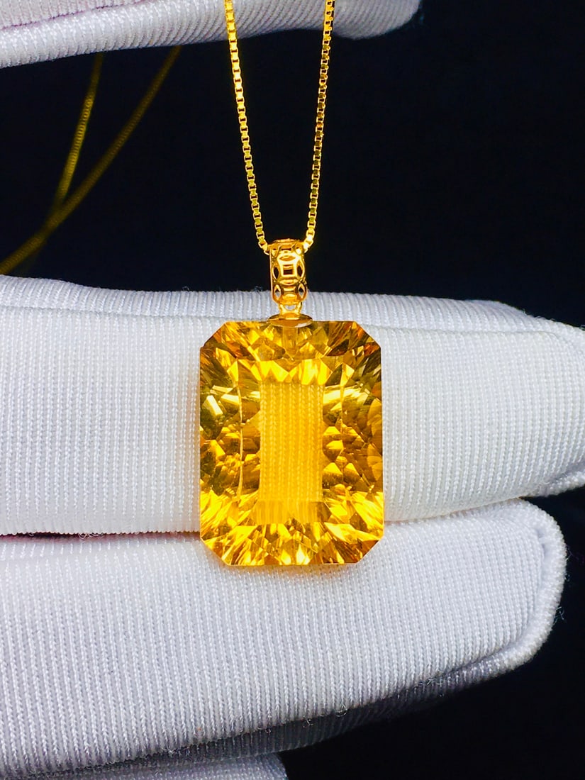 18k gold clasp inlaid with pure natural Brazilian yellow crystal, No worries plaque pendant - 3