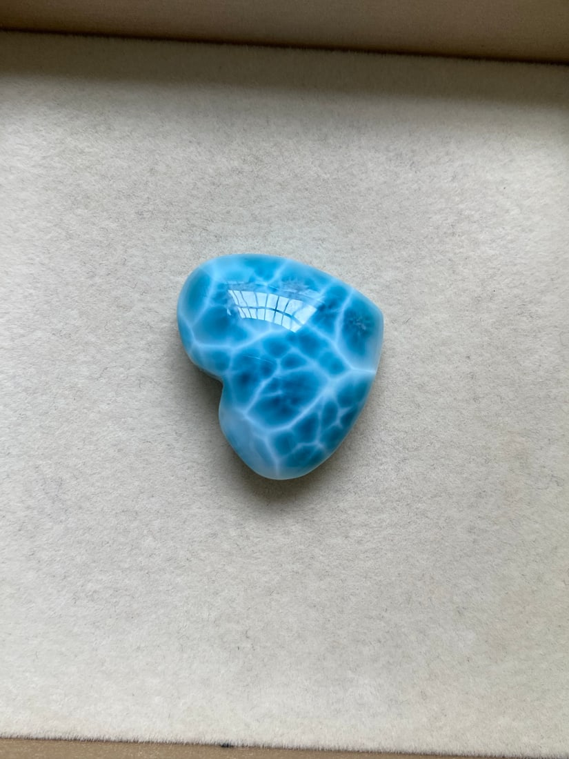 Natural Dominican Republic icy type agatized stone heart pendant - 6