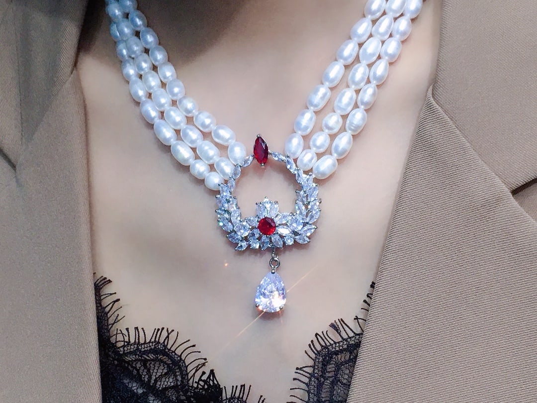 A multi-layered floral wreath necklace, handmade with natural white pearls, pearls about 6-7mm, - 2