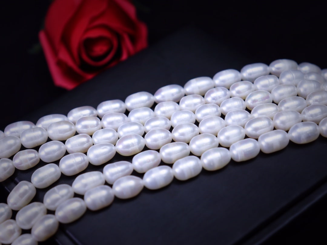 A multi-layered floral wreath necklace, handmade with natural white pearls, pearls about 6-7mm, - 5