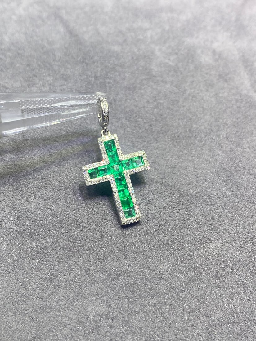 18K Natural Emerald Pendant - 2