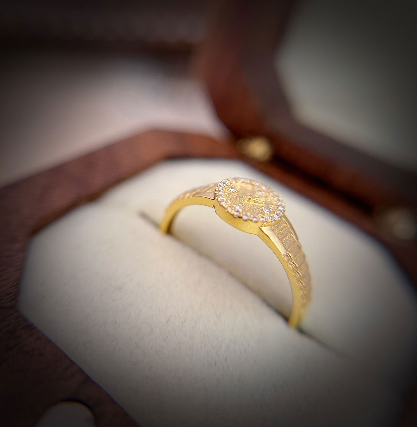 18k Gold Diamond Encrusted 520 Confession Small Gold Watch Ring - 4