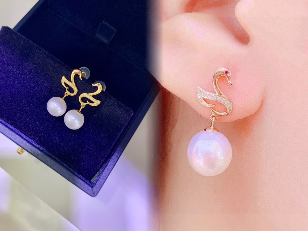 18K gold diamond-studded natural pearl swan stud earrings - 4