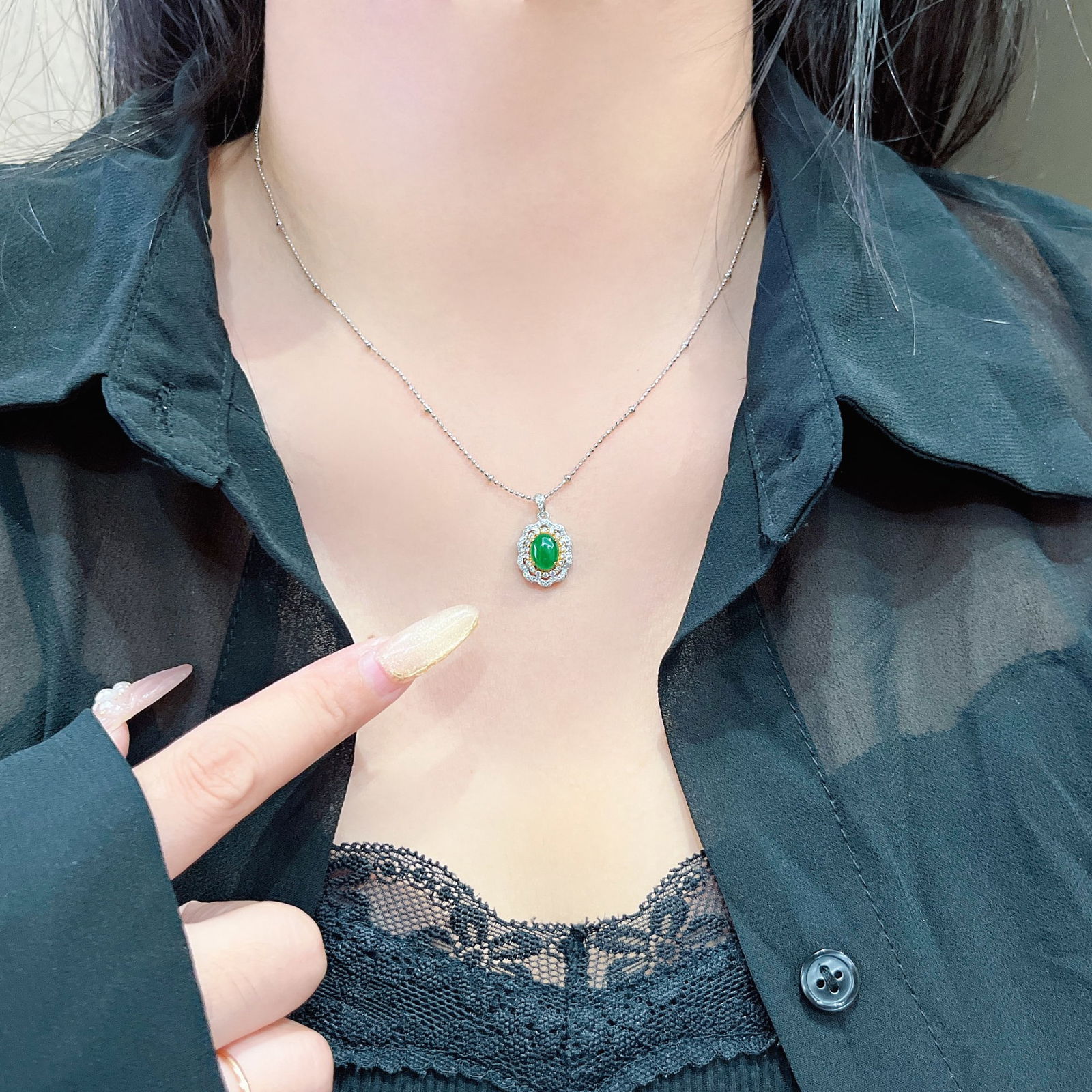 Natural jadeite lace-edged pendant - 7