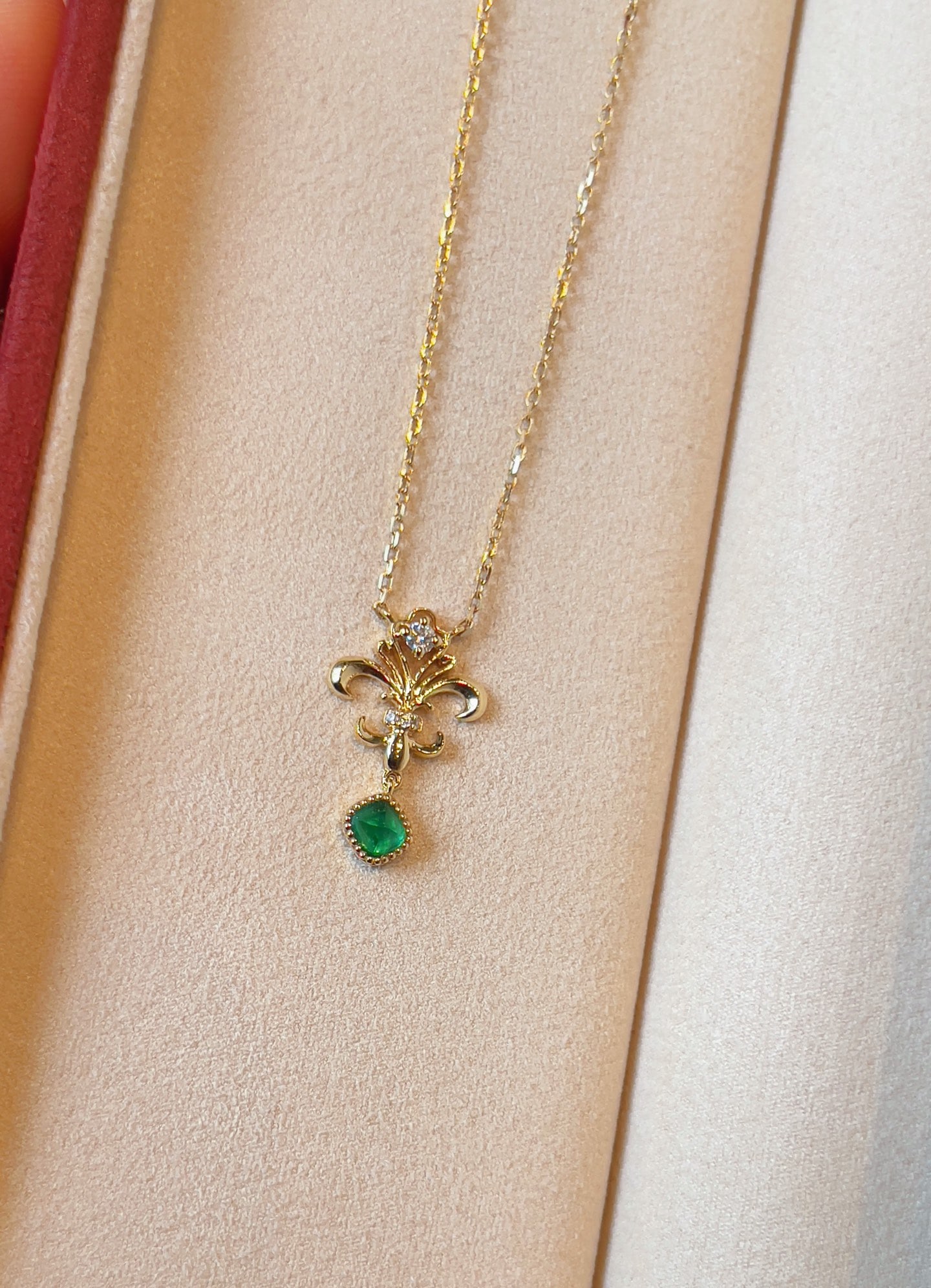 Iris emerald necklace and bracelet set - 5