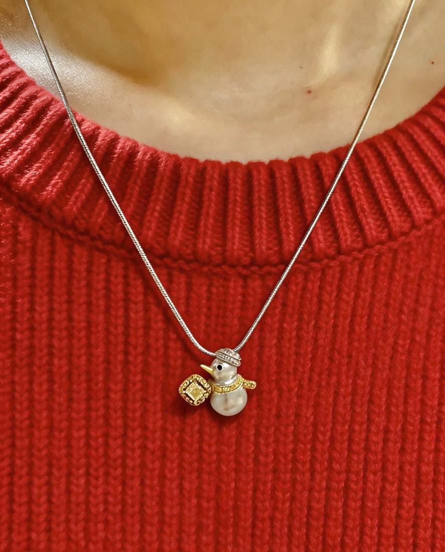 18k natural diamond and natural yellow diamond snowman pendant - 4