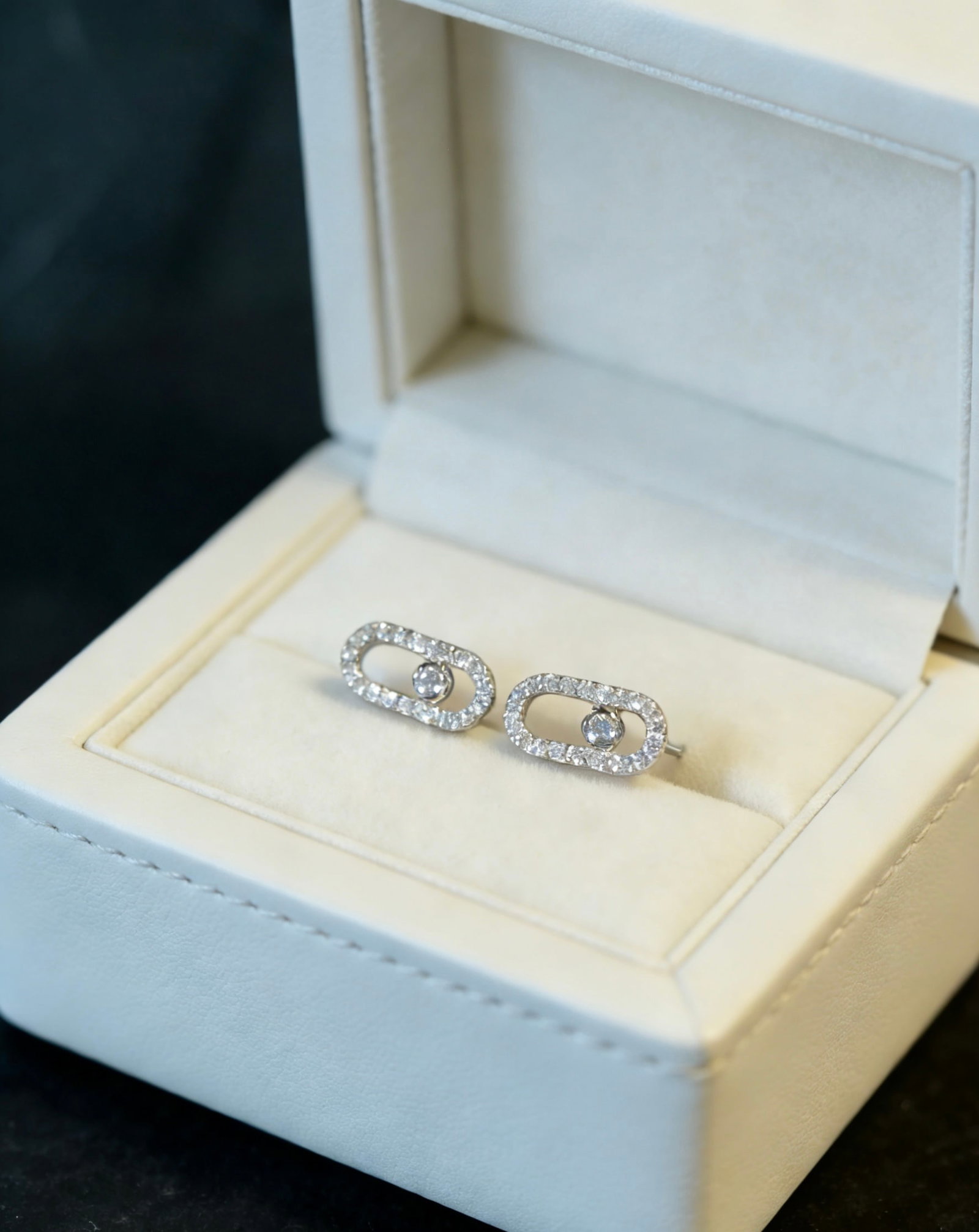 18k 20-point Natural Full Diamond Stud Earrings (1 of 5)