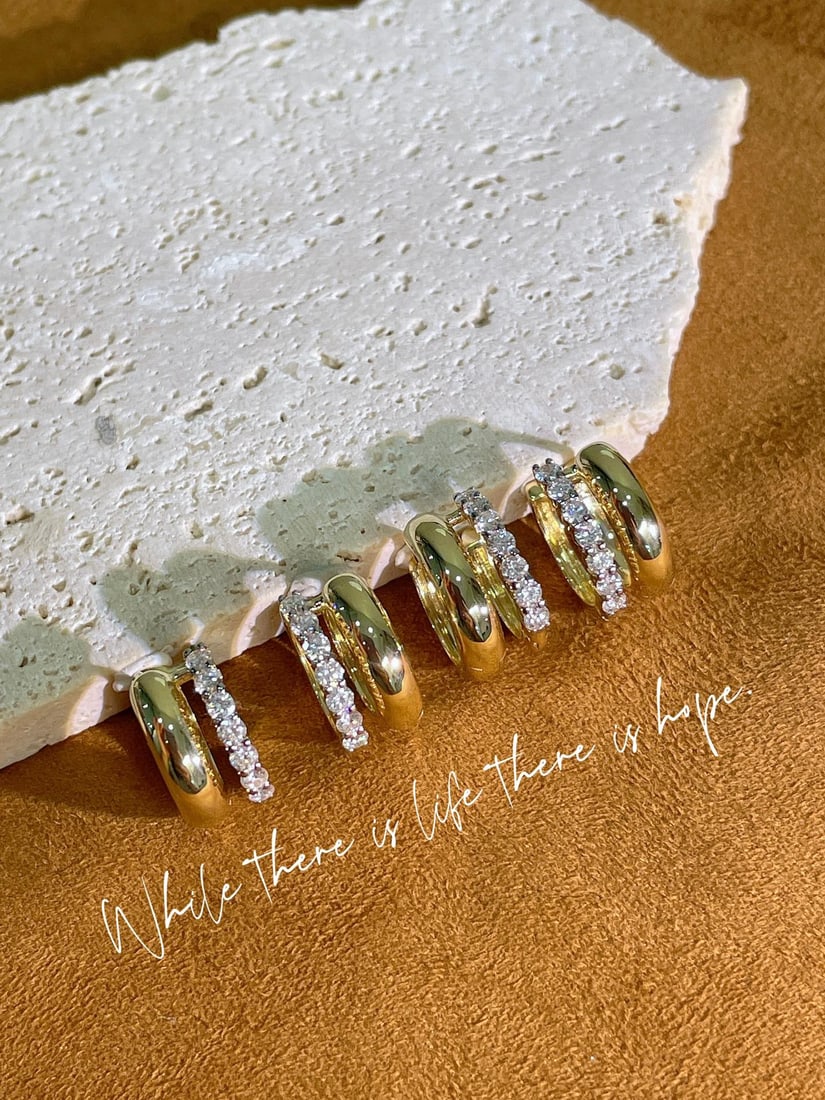 18k Natural Diamond Stud Earrings - 3