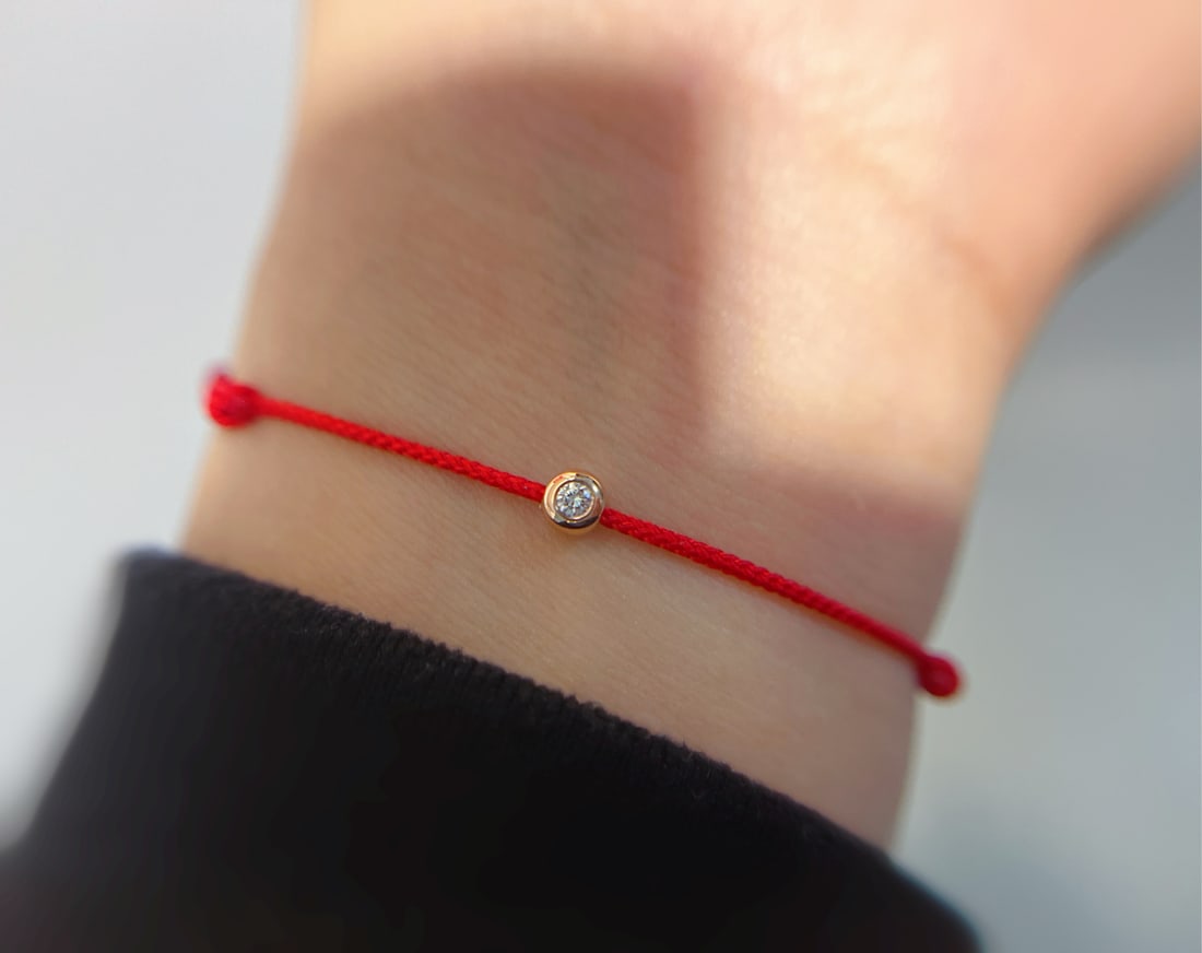 18K Bubbles Diamond Bracelet: Title: 18K Bubbles Diamond Bracelet Description: 18K Bubbles Diamond Bracelet Reserve: $350.00 Shipping:Domestic: Shipping rates are determined by destinationInternational: Foreign shipping rates