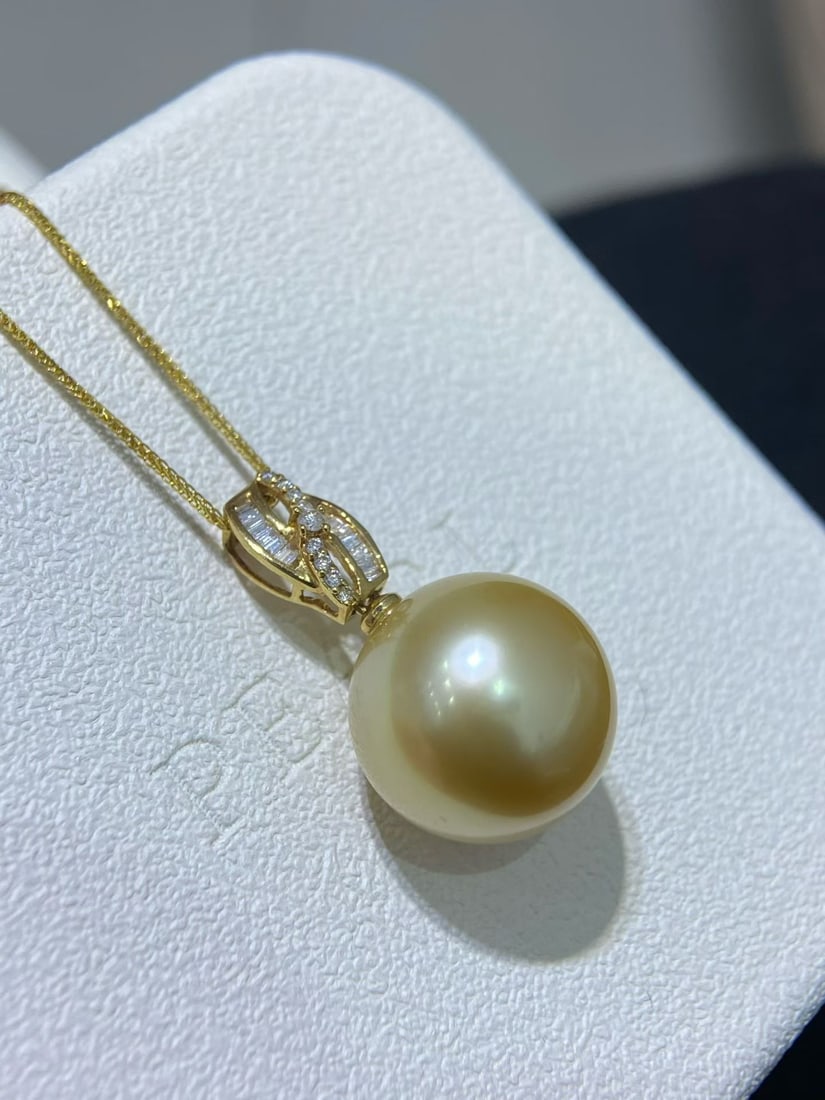 18k Gold Pearl Pendant - 5