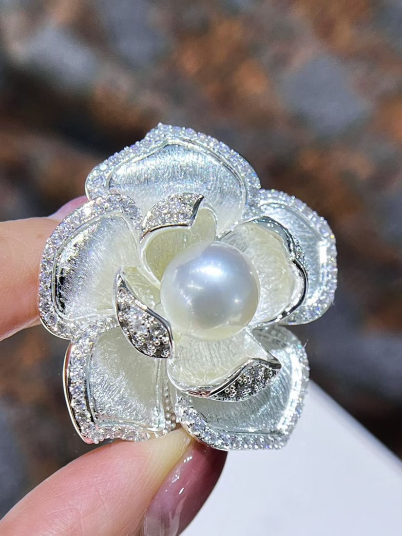 Natural Seawater Australian White 10-11mm Brooch - 2