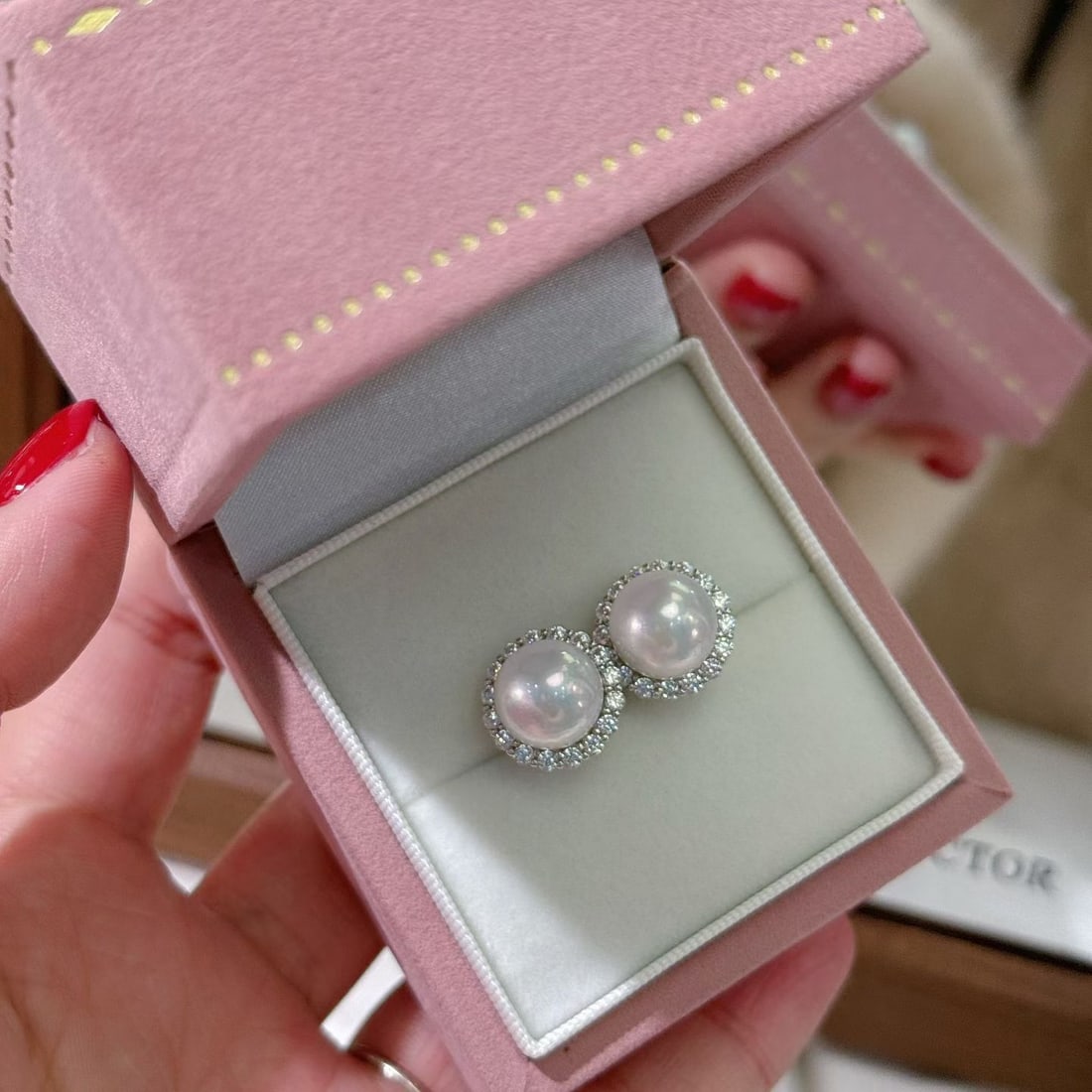 10-11mm Aurora White Edison Sunflower Earrings - 2