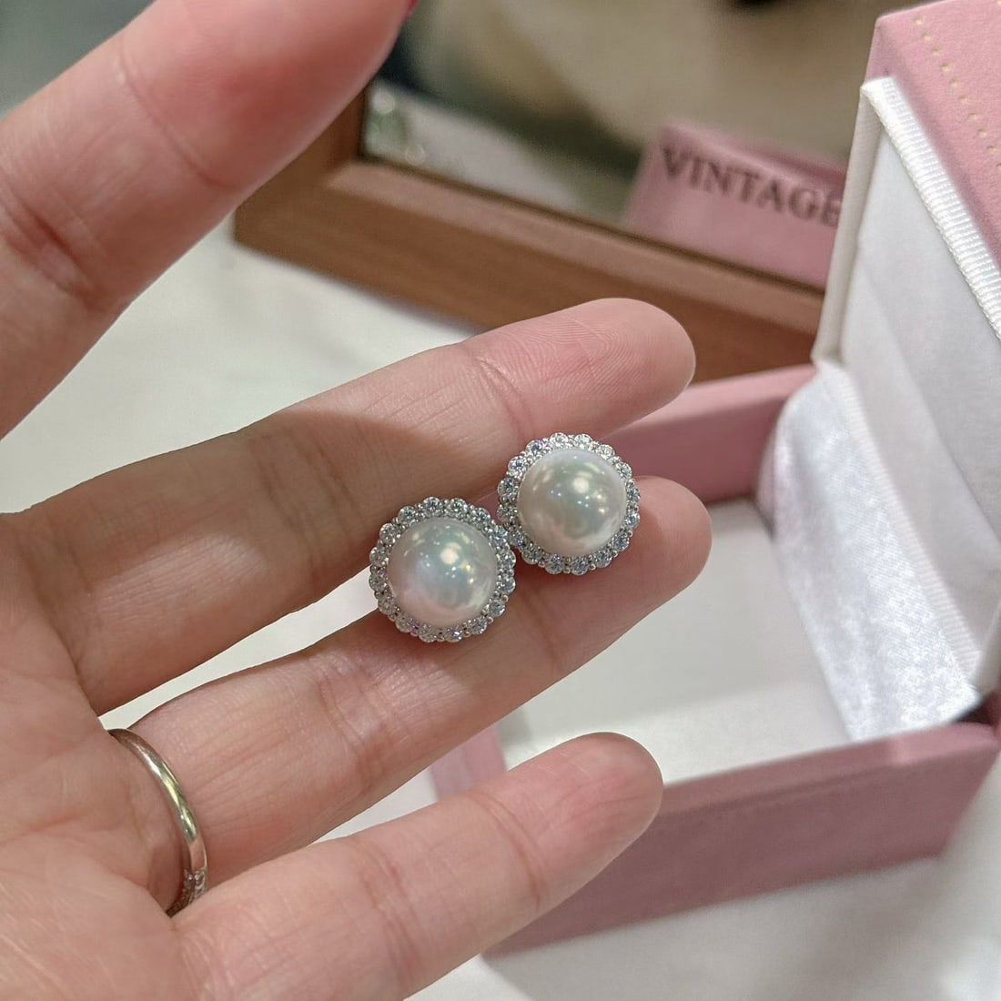 10-11mm Aurora White Edison Sunflower Earrings - 4