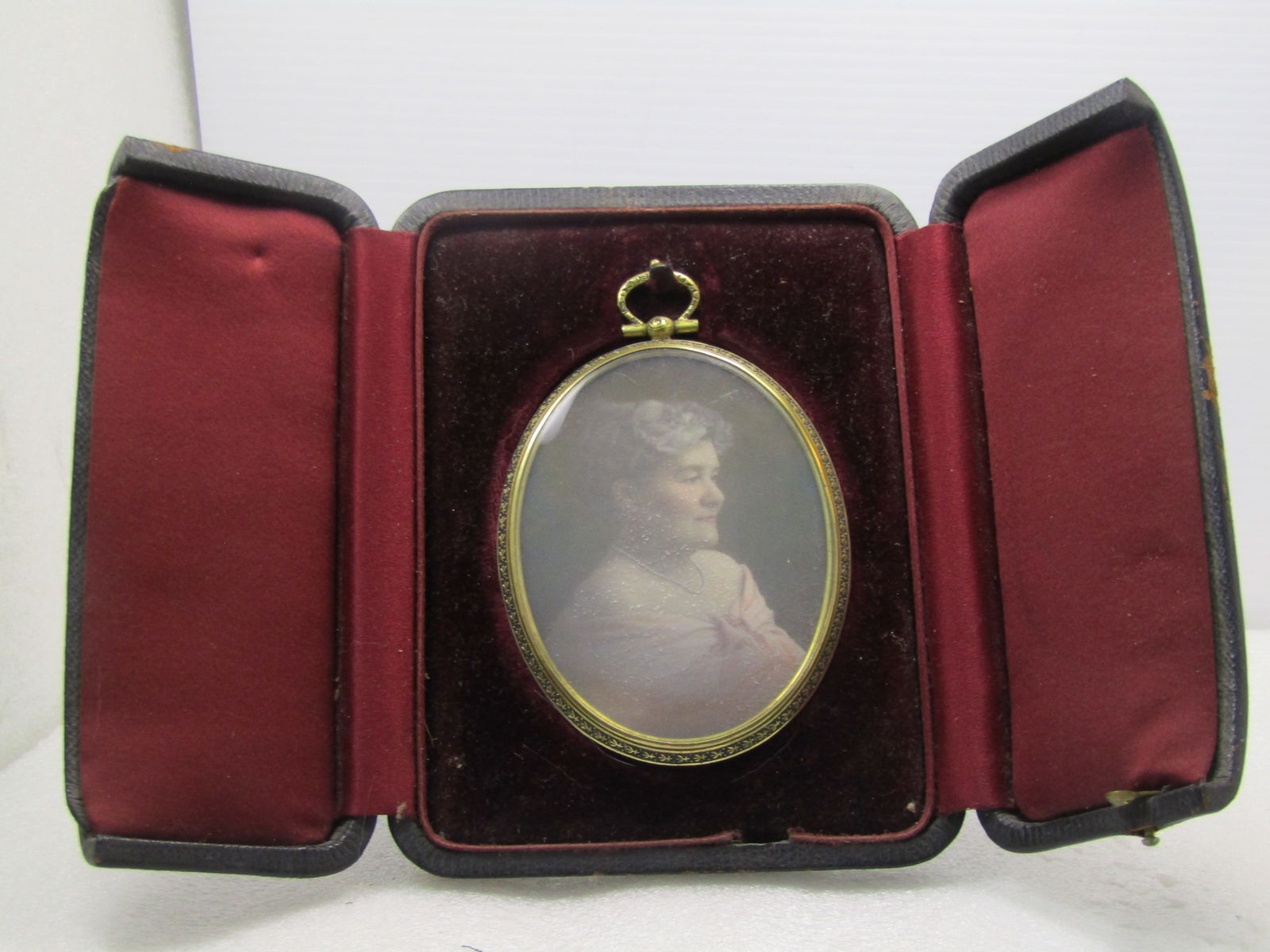 Antique Hinged Leather Easel Photo Display With Photo, 6" X 4.5". Early 1900's - 11