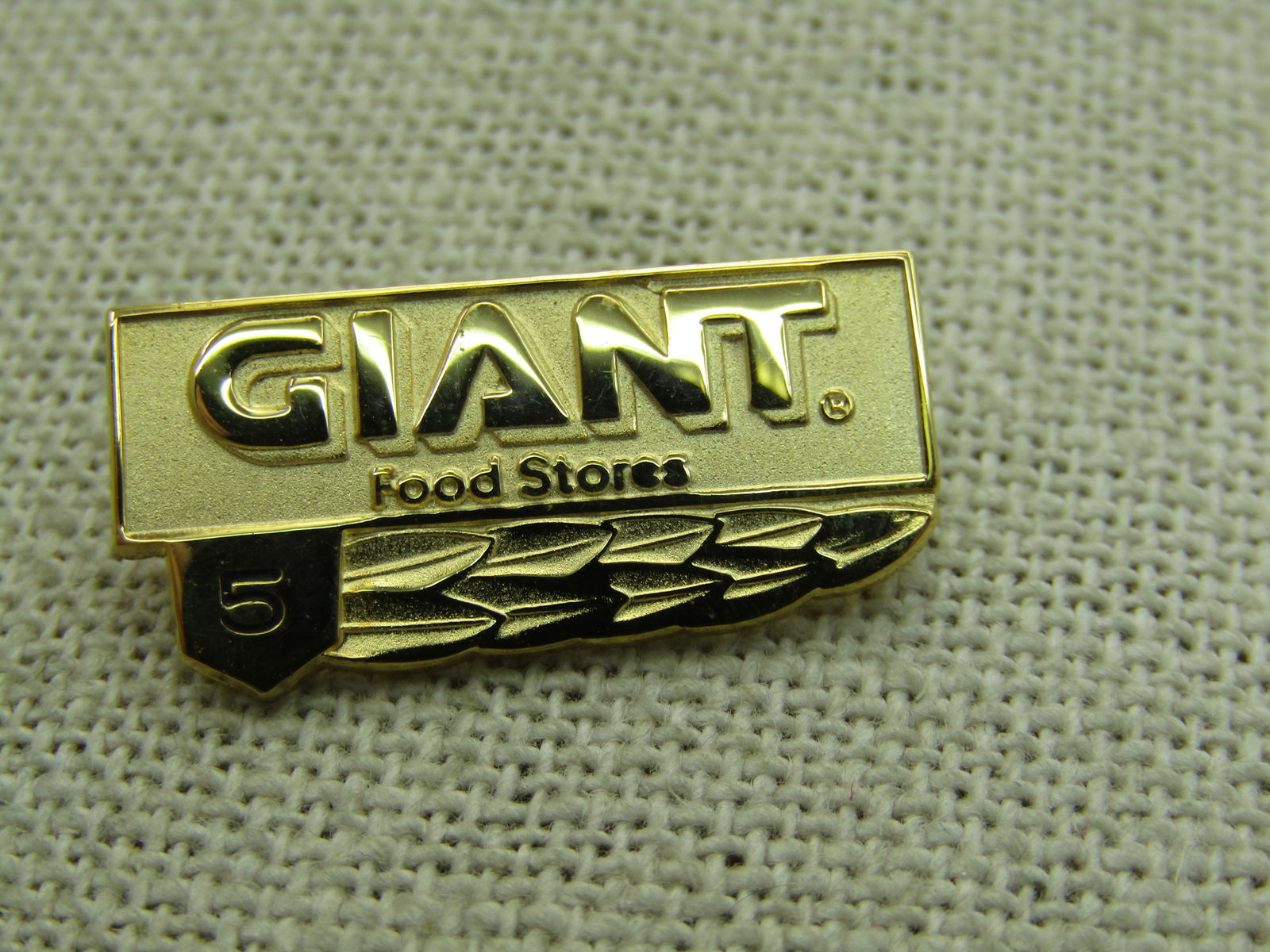 Vintage 10kt G.F. Giant 5 Yr. Anniversary Pin, Signed Tharpe - 4