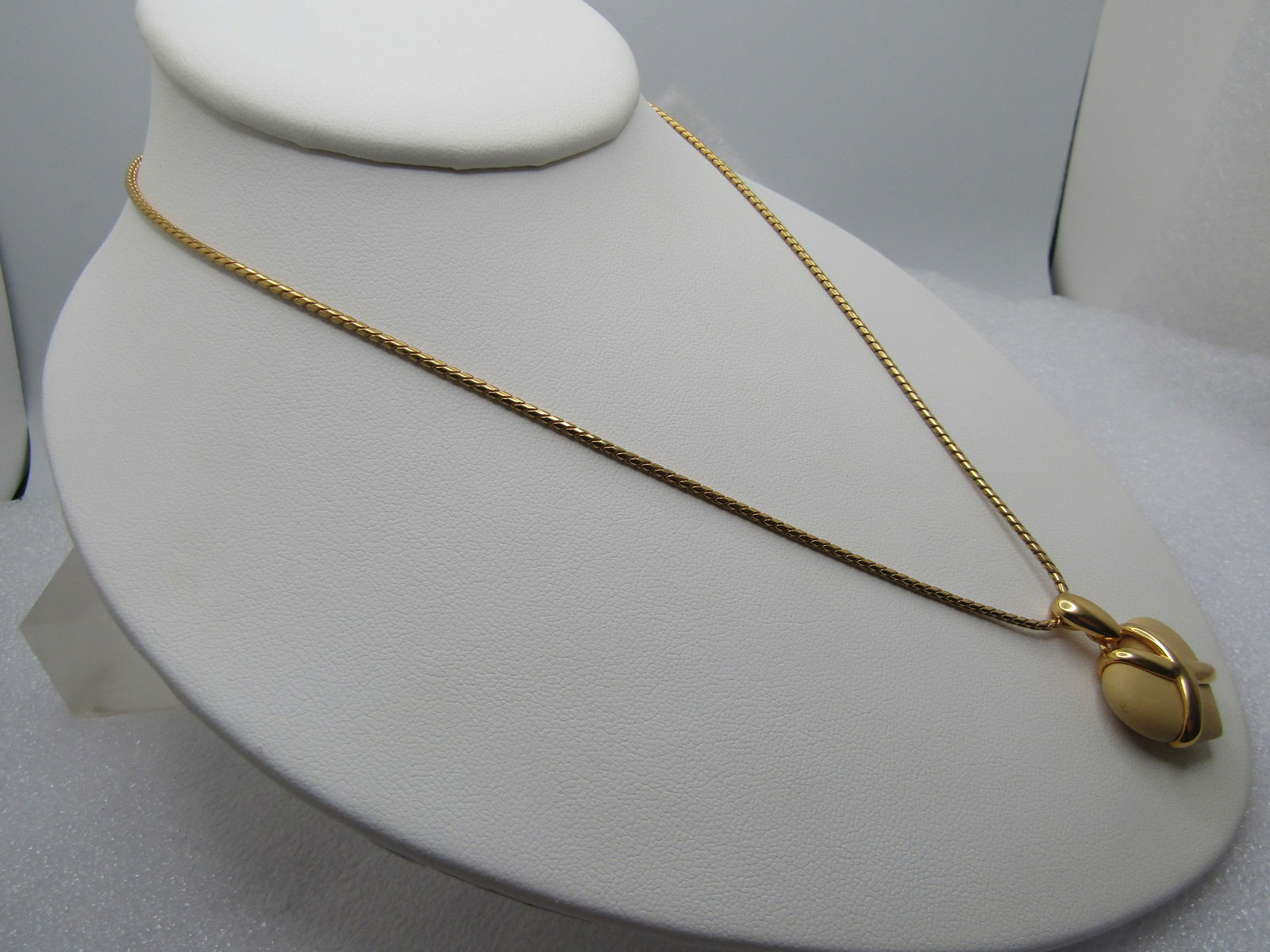 Vintage Wedgwood Wrapped Heart Necklace, 18" Original Box, Chelsea Collection, 1990's - 6