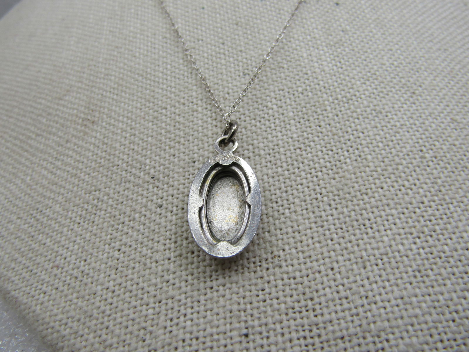 Vintage 12kt G.F. Engraved Cameo Necklace, 18" Chain .925 - 4