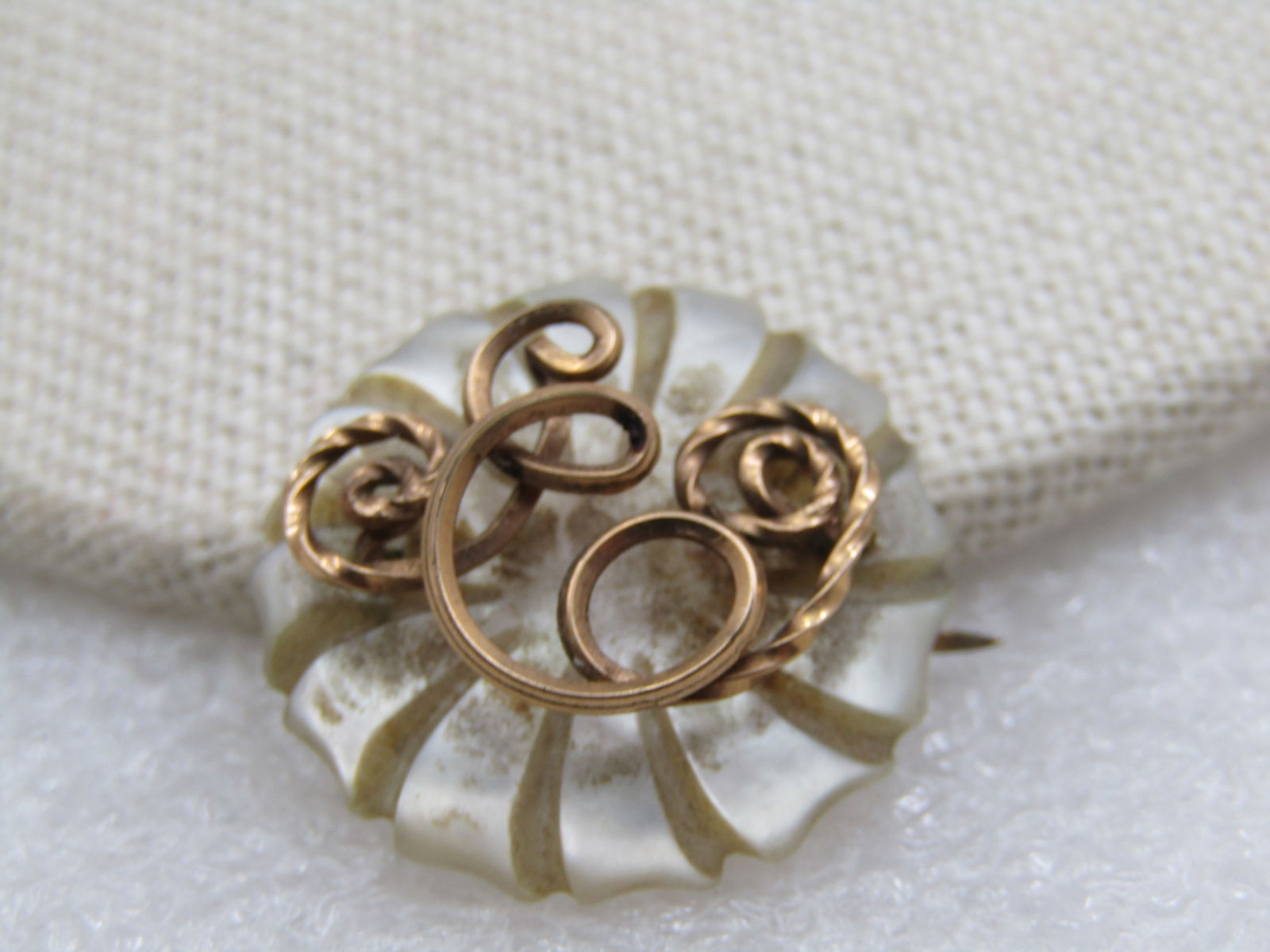 Vintage Carved Mother-of-Pearl Initial E Brooch - 2