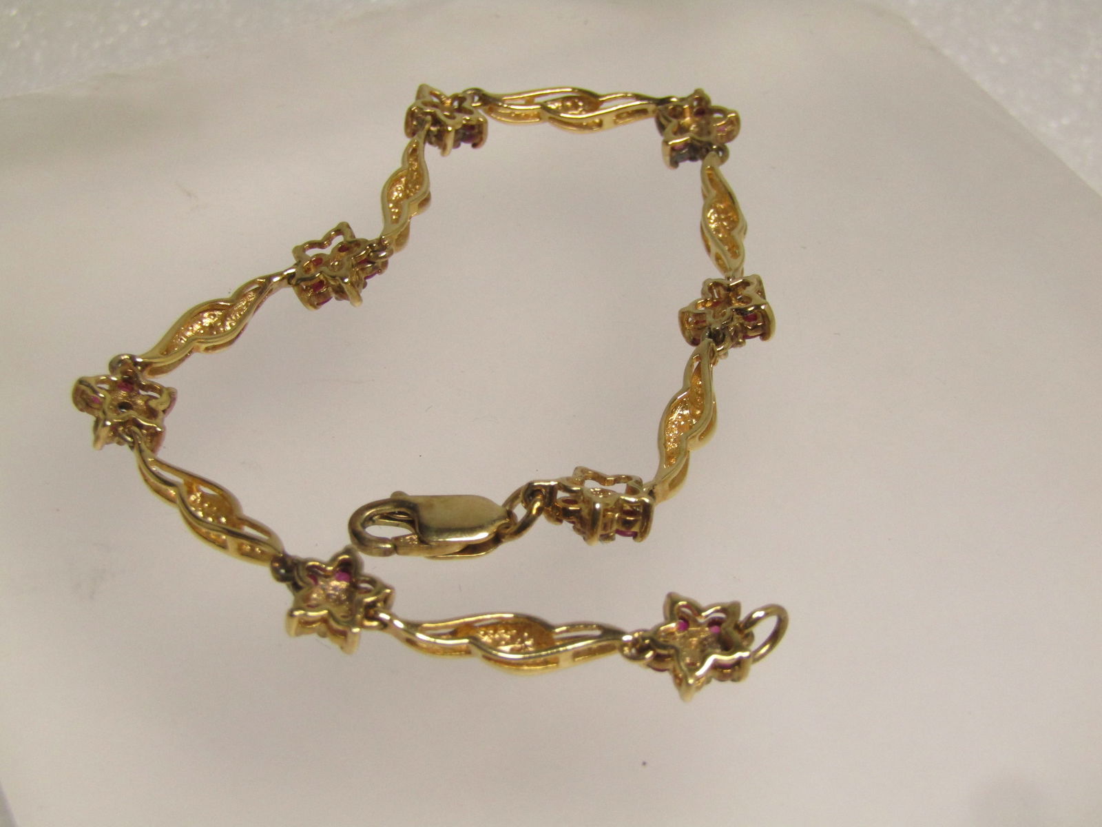 Vintage Scrolled 12kt GF Horseshoe Brooch, 1960's-1970's, Signed 2 Winard. This is appx. 1-7/8" by - 4