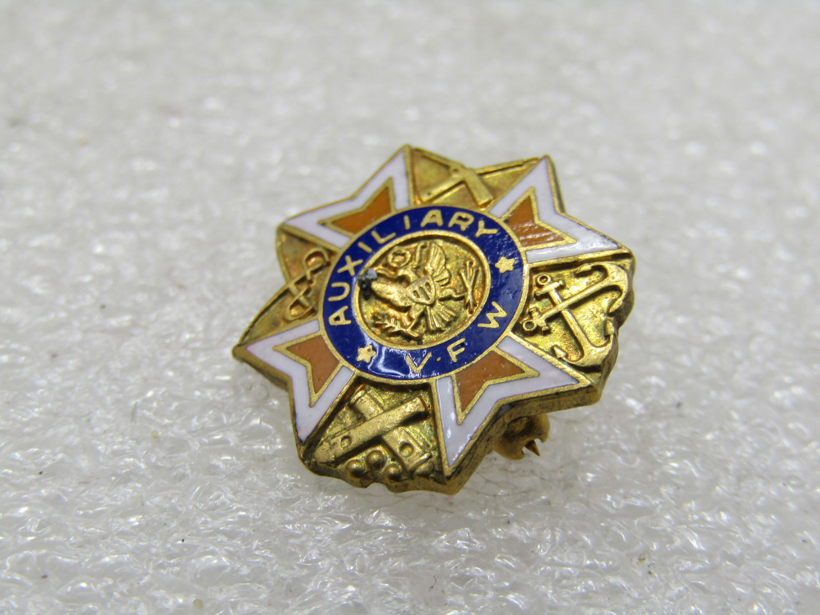 Vintage VFW Auxilliary Maltese Cross Brooch, Enameled - 4