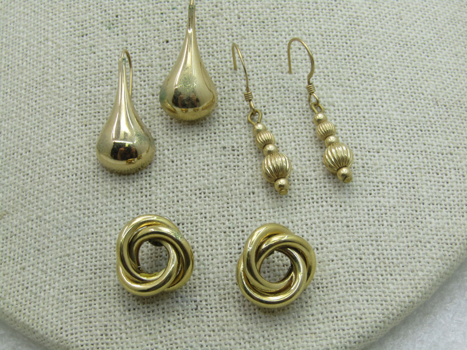 Vintage 3 Pairs 10kt G.F. Pierced Earrings, Love Knots, Beaded and Teardrop Drop Earrings - 4