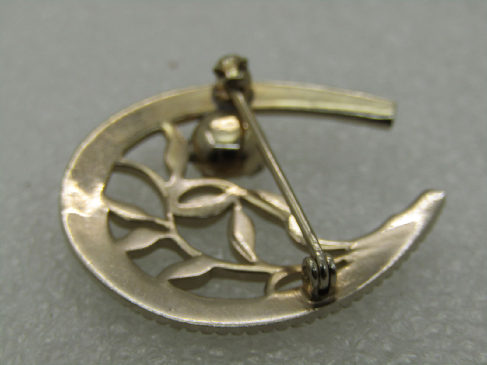 Vintage 10kt G.F. Enameled Rhinestone Horeshoe Floral Brooch, 1-1/8" - 5