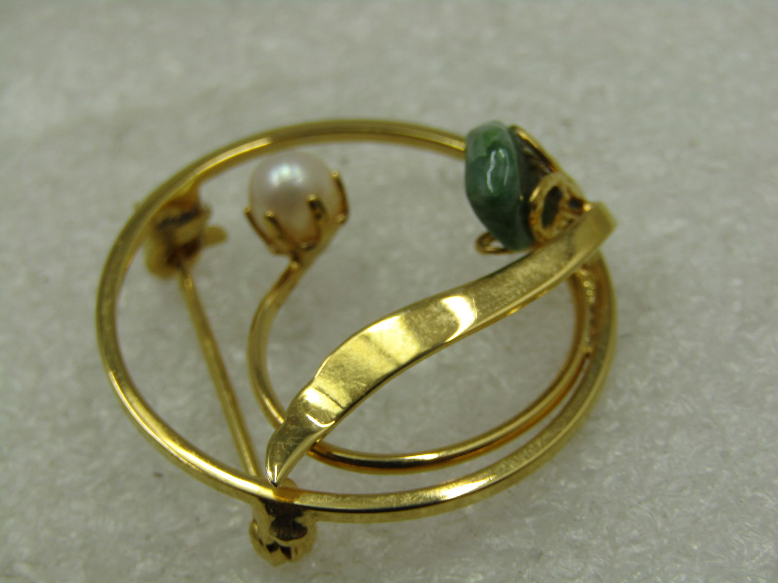 Vintage 10kt G.F. Faux Pearl Green Stone Brooch, Circle, 1960's - 2