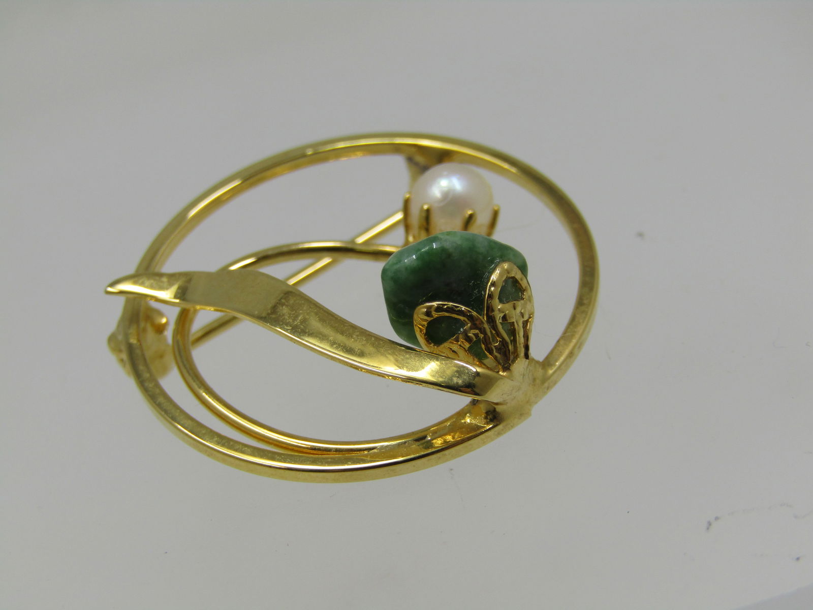 Vintage 10kt G.F. Faux Pearl Green Stone Brooch, Circle, 1960's - 3