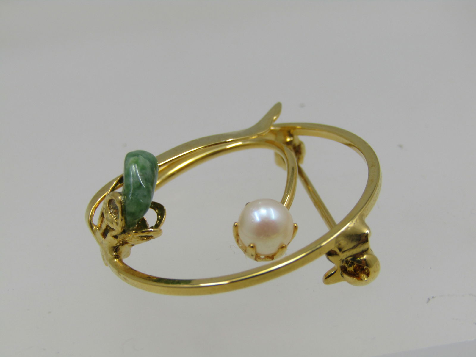 Vintage 10kt G.F. Faux Pearl Green Stone Brooch, Circle, 1960's - 4