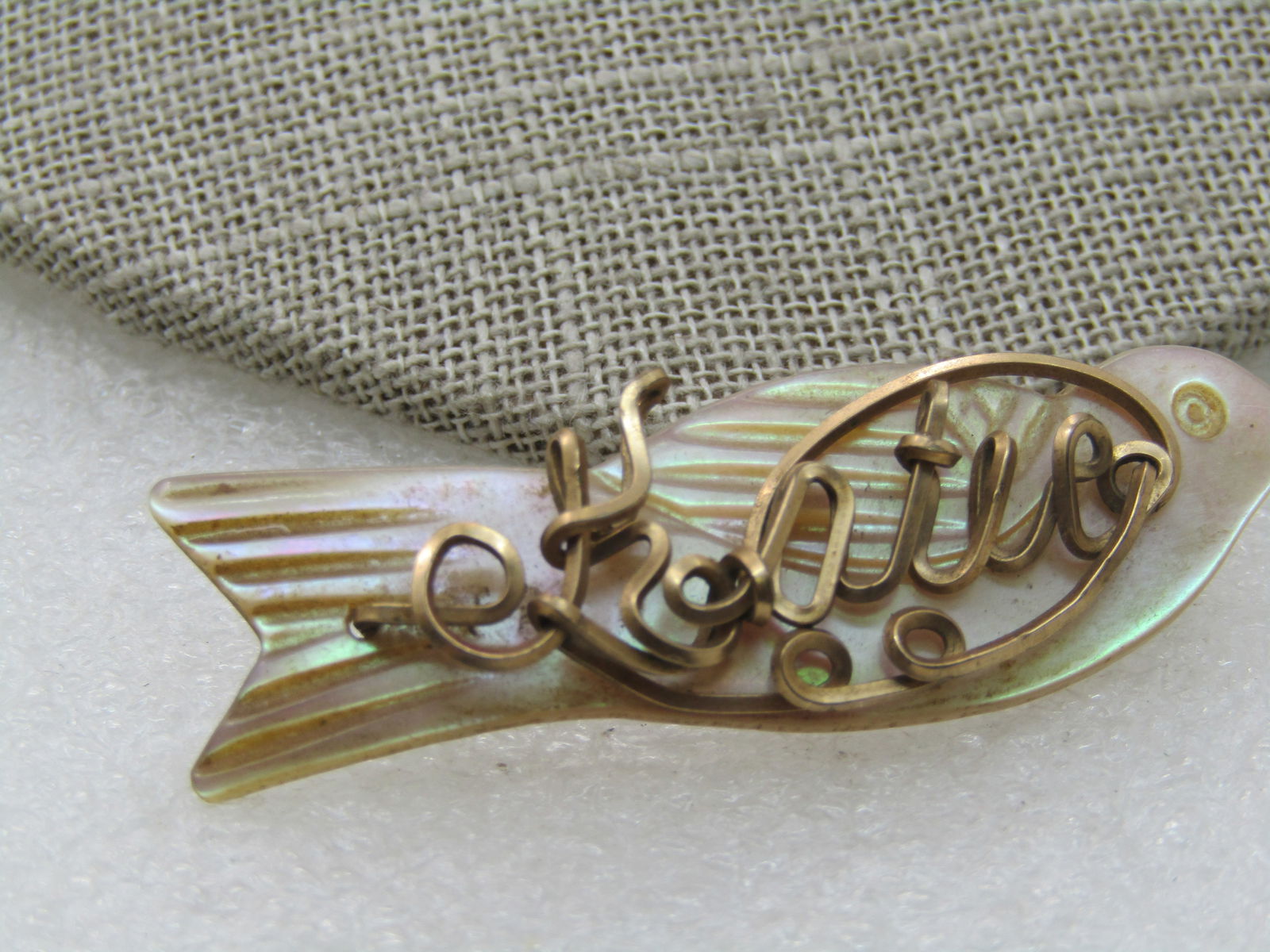 Vintage MOP Wire Name Bird Brooch, Katie, 10kt G.F. Wire, 1940's-1950's - 3