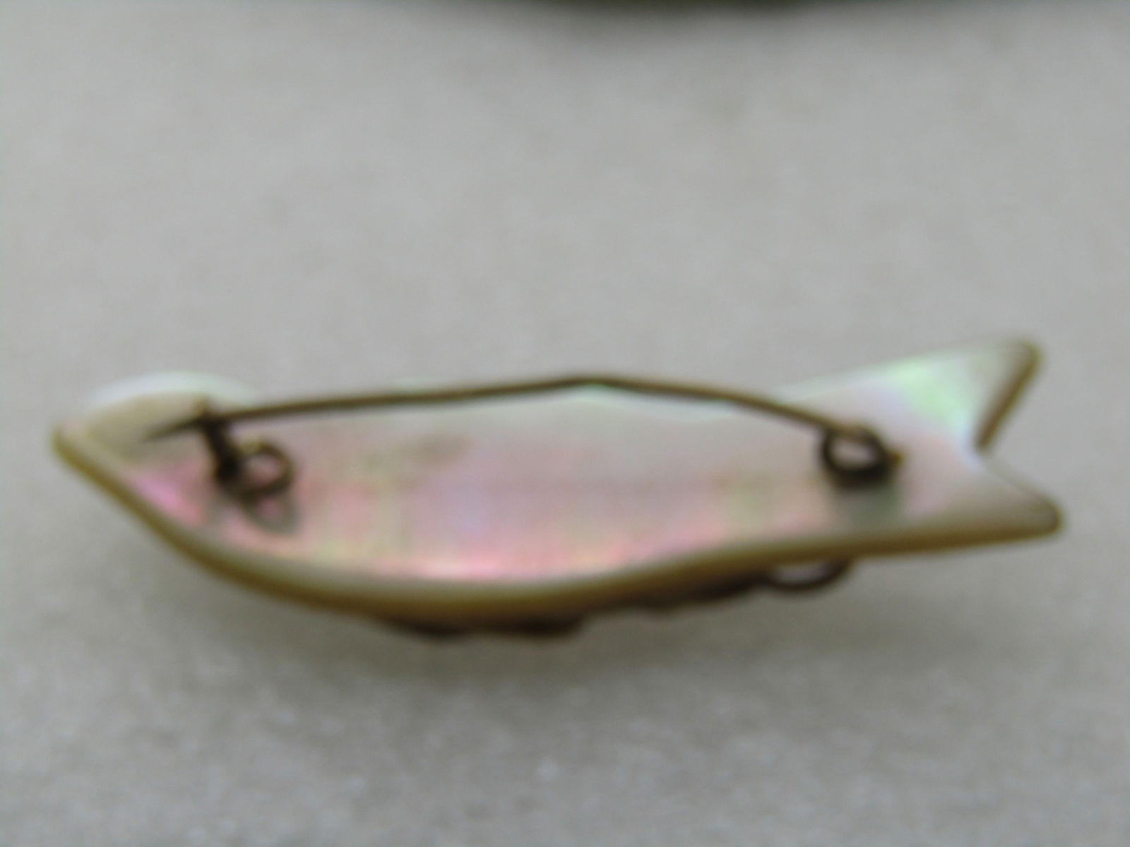 Vintage MOP Wire Name Bird Brooch, Katie, 10kt G.F. Wire, 1940's-1950's - 4