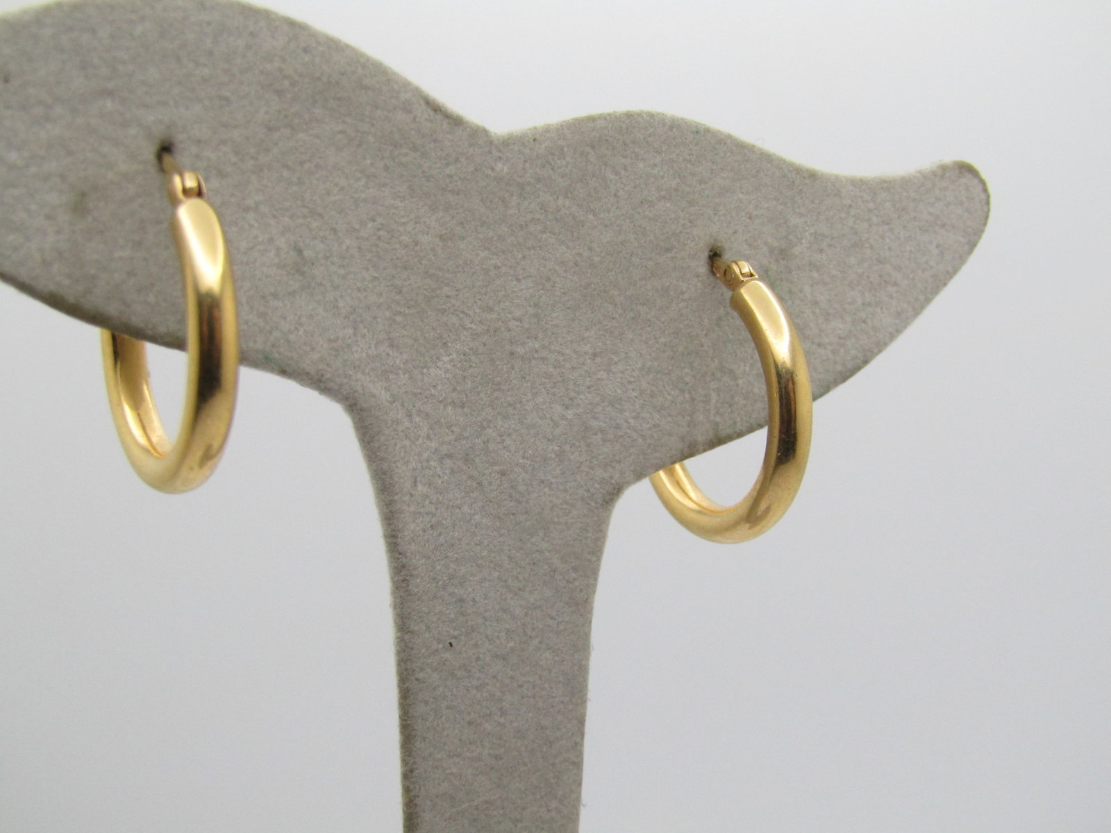 Vintage Sterling Vermeil Hoop Earrings, Pierced, 7/8", 1980's-1990's. Signed TGGC: Vintage Sterling Vermeil Hoop Earrings, Pierced, 7/8", 1980's-1990's. Signed TGGC. They have hinged locking posts and are a rounded hoop that is appx. 3mm wide rounded design. They are marked .925 and