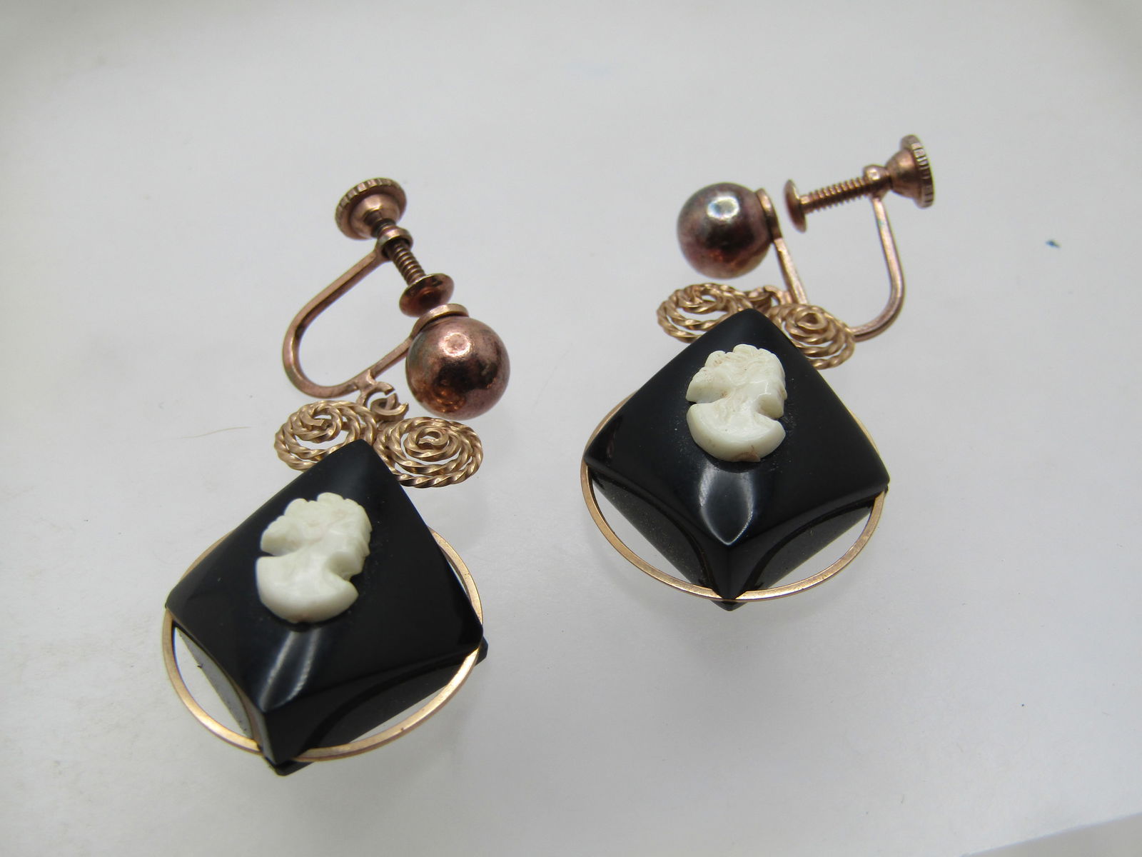 Vintage 10kt G.F. Cameo Earrings, Screwback Drop, 1960's - 5