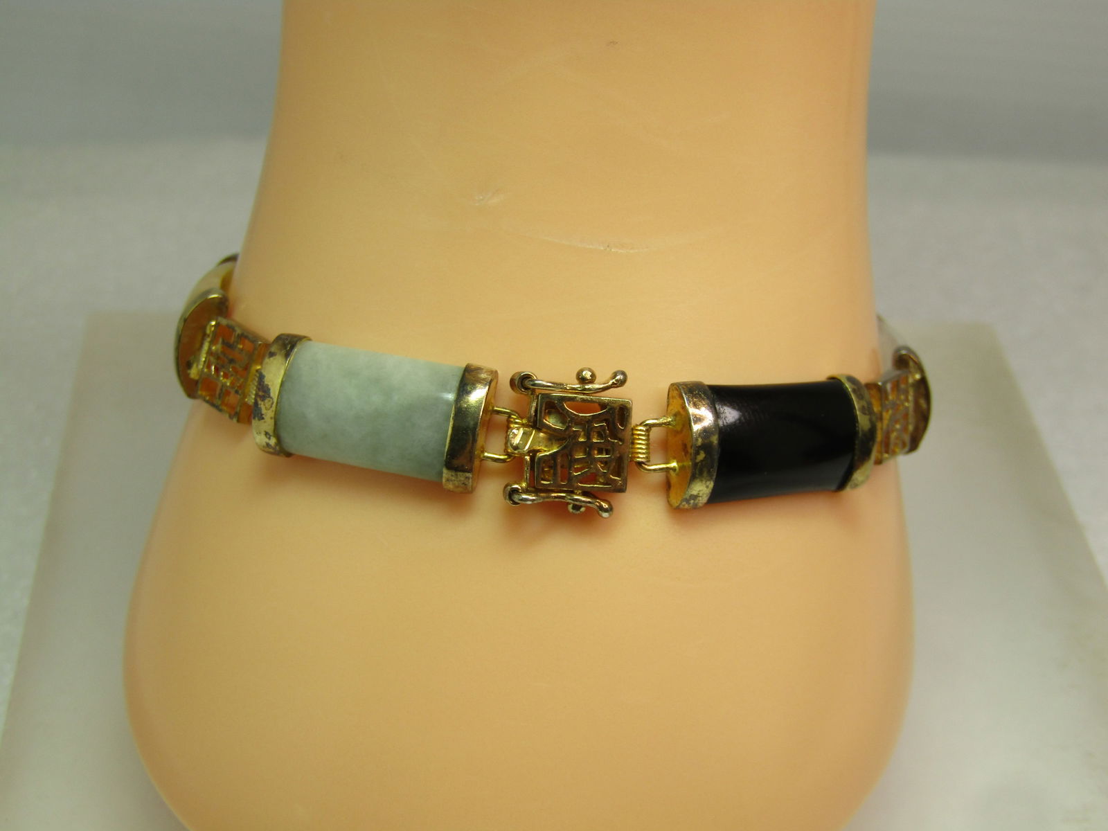 Vintage Sterling Vermeil Chinese Jade Link Bracelet, 7.5", 1980's, Signed: Vintage Sterling Vermeil Chinese Jade Link Bracelet, 7.5", 1980's, Signed A. The bracelet is appx. 9.5mm at the end caps to the jade and 7mm at the cut-out style Chinese symbol/letter links. It is