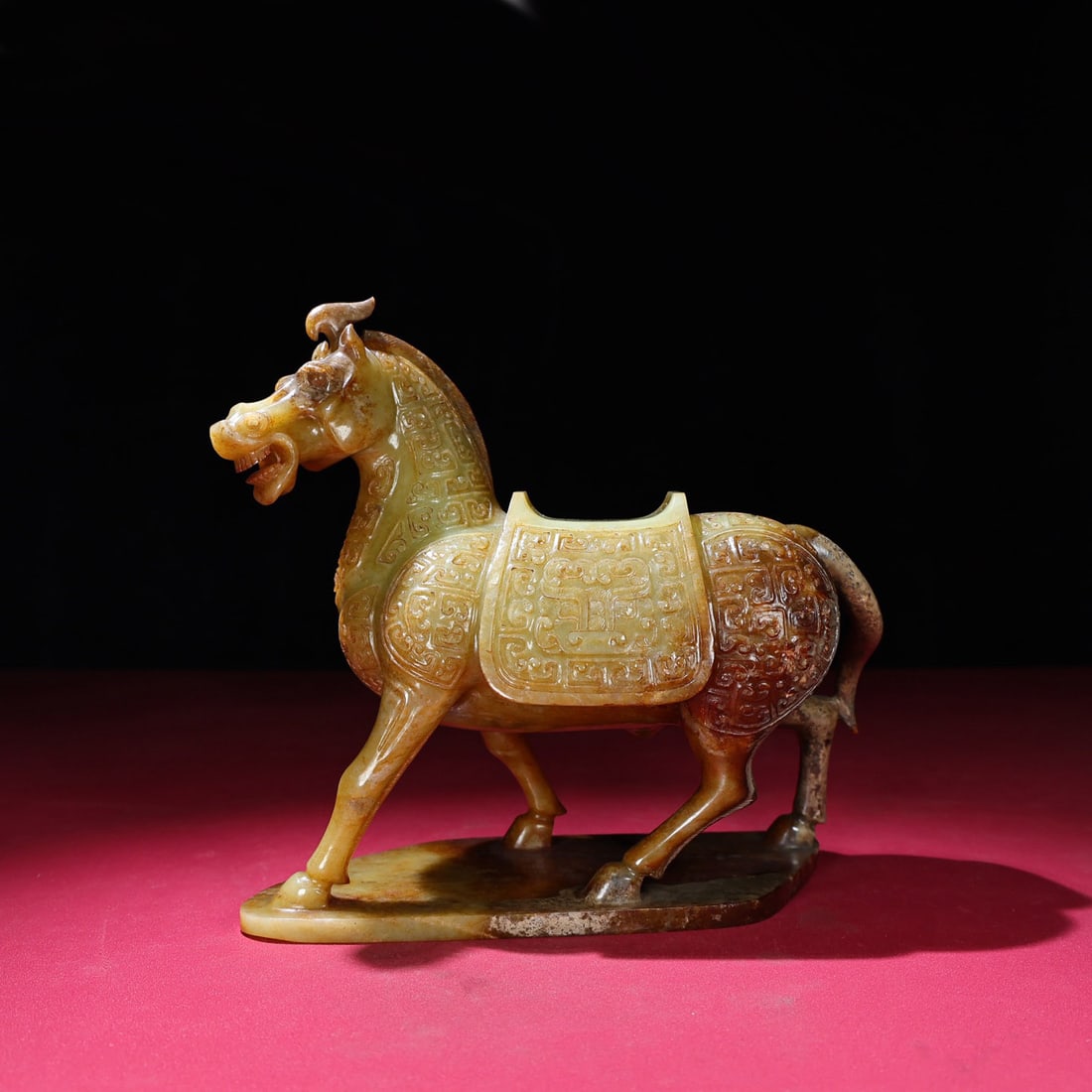 Chinese Qing Dynasty Hetian Jade Horse Statue (1 of 9)