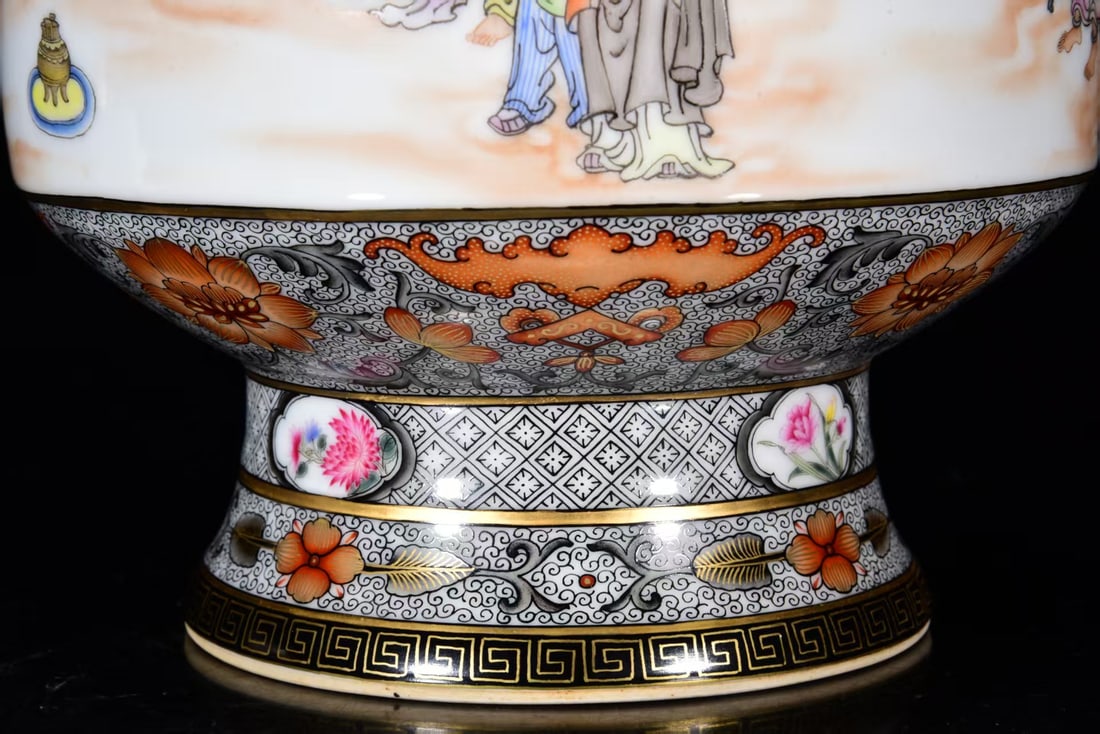 Chinese Gilt Gold Famille Rose Eighteen Arhat Porcelain Vase w Qianlong Mark - 8